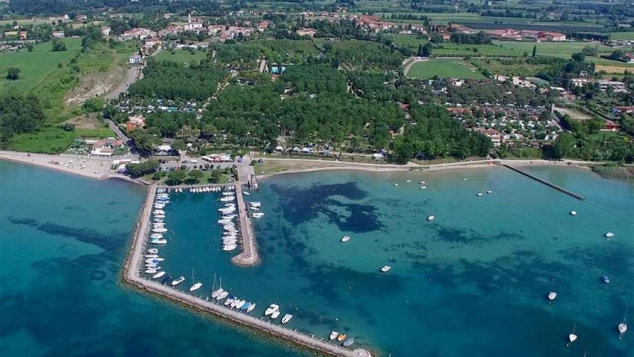 Вилла Casa Linda Ronchi  Экстерьер фото